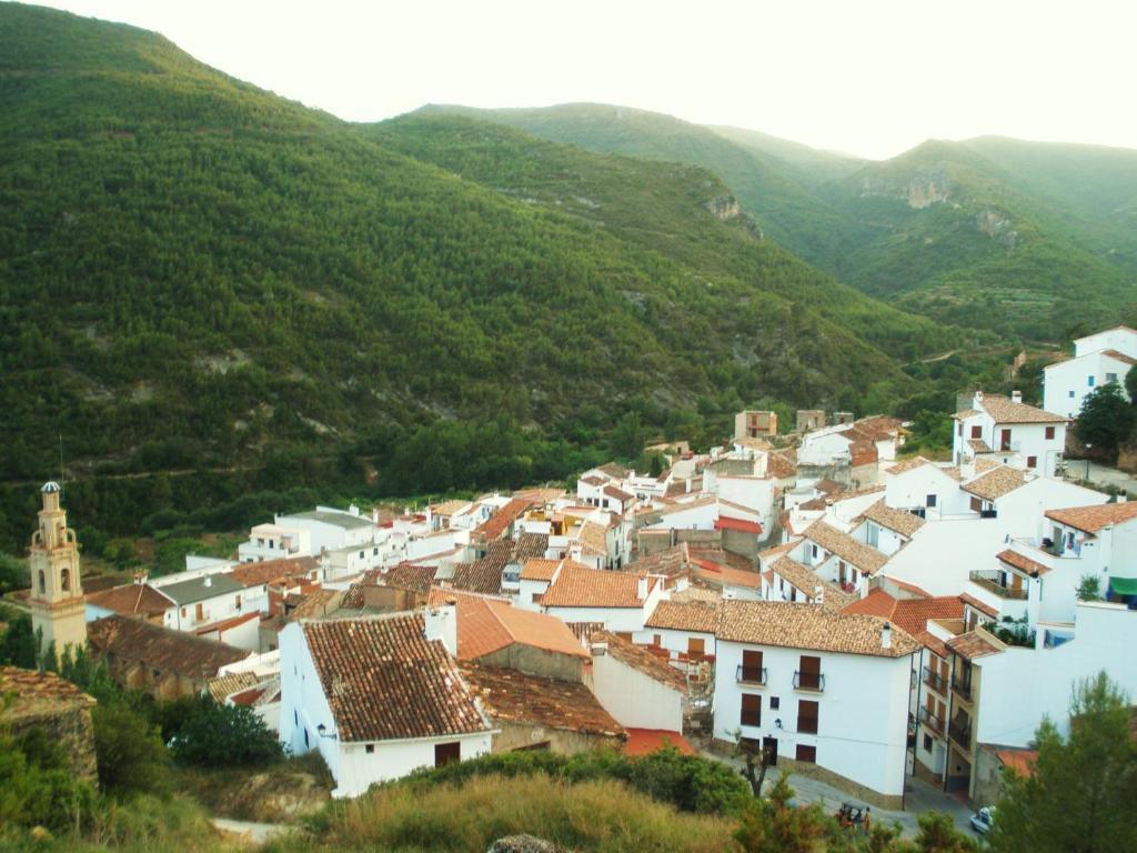 Hotel Restaurante Vinas Viejas Fuentes de Ayódar Екстериор снимка