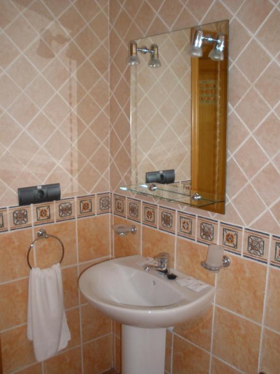 Hotel Restaurante Vinas Viejas Fuentes de Ayódar Стая снимка