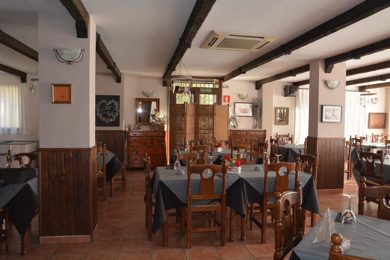 Hotel Restaurante Vinas Viejas Fuentes de Ayódar Екстериор снимка