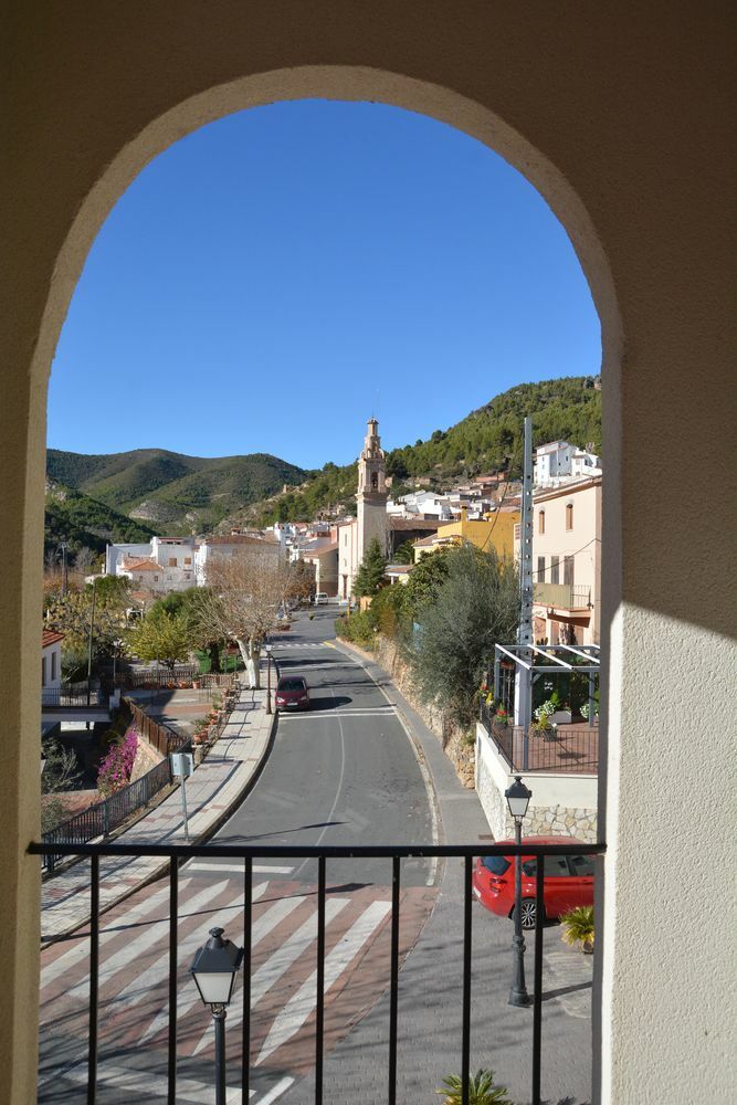 Hotel Restaurante Vinas Viejas Fuentes de Ayódar Екстериор снимка